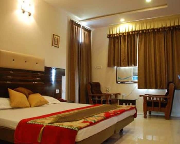 Amrapali Hotel & Resort